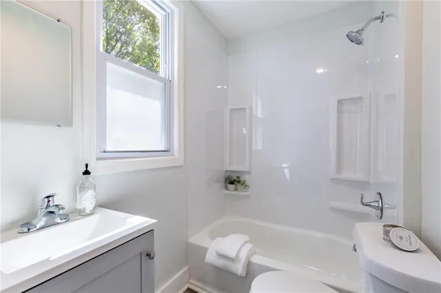 $1,600 | 567 Hayward Avenue, Unit 2, Rochester, NY 14609