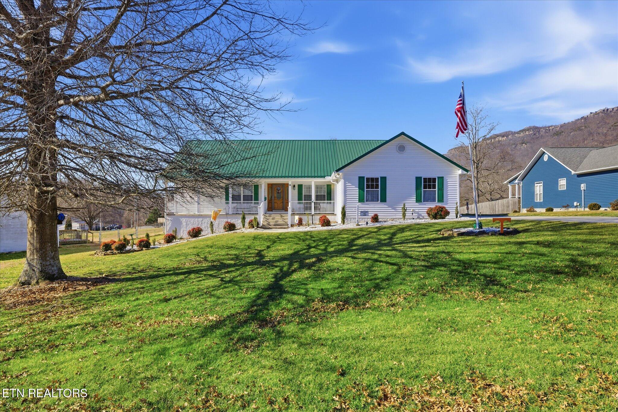 163 Matthew Lane La Follette, TN 37766 - Photo 1 of 27 01-IMG_0086