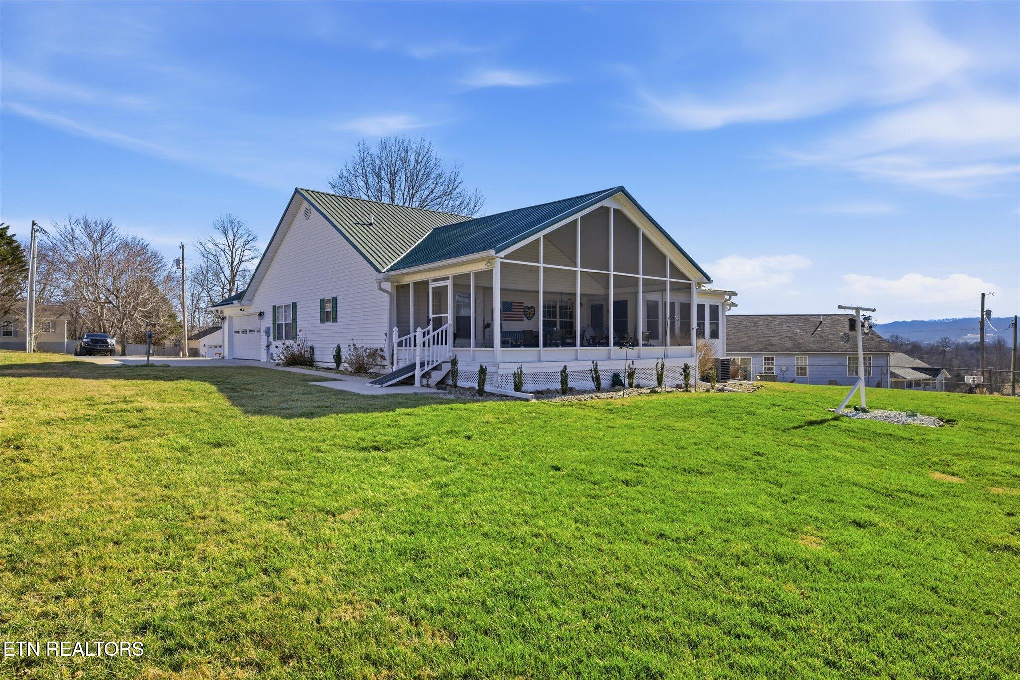 163 Matthew Lane La Follette, TN 37766 - Photo 3 of 27 04-IMG_0080