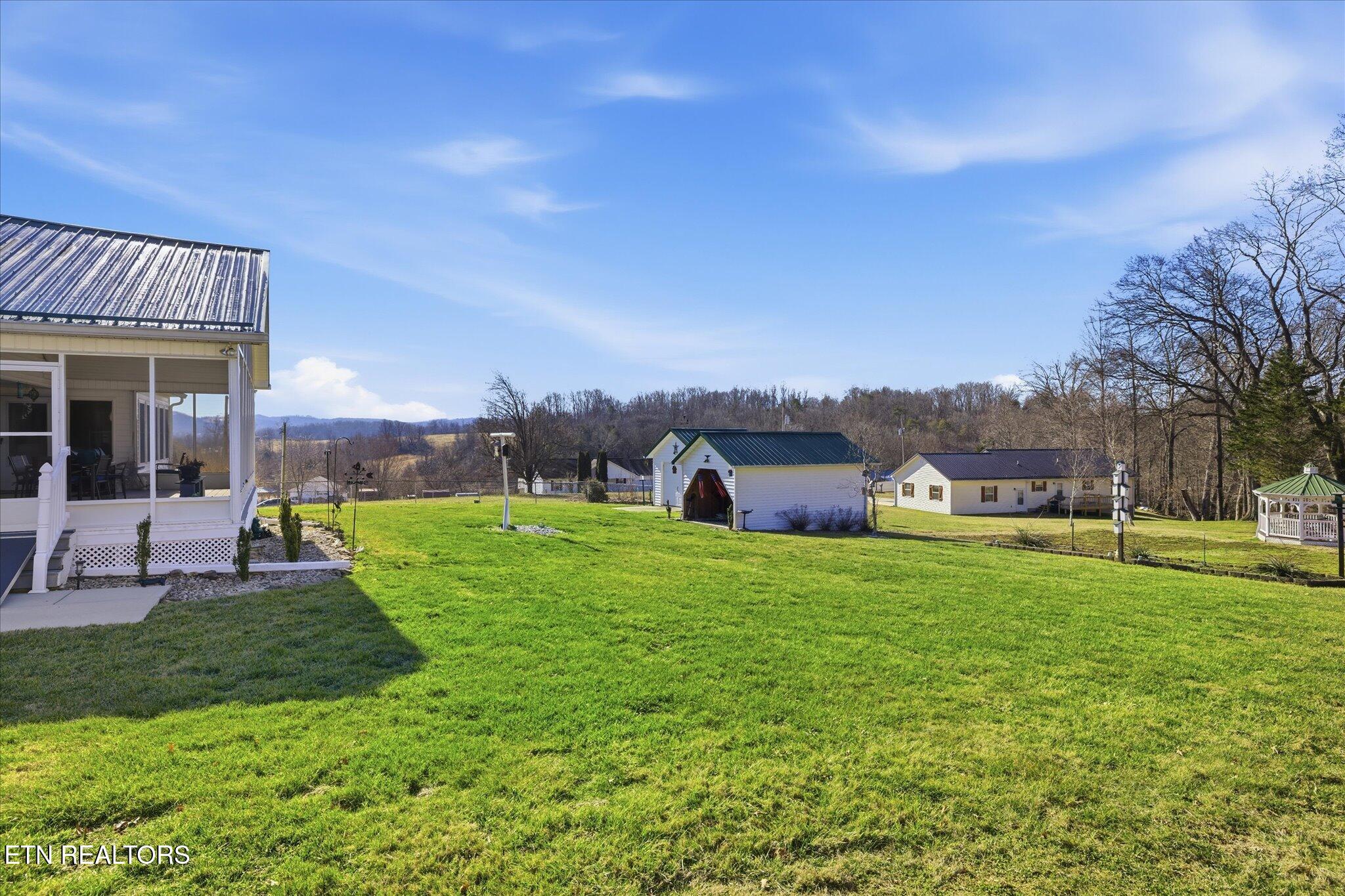 163 Matthew Lane La Follette, TN 37766 - Photo 4 of 27 03-IMG_0077