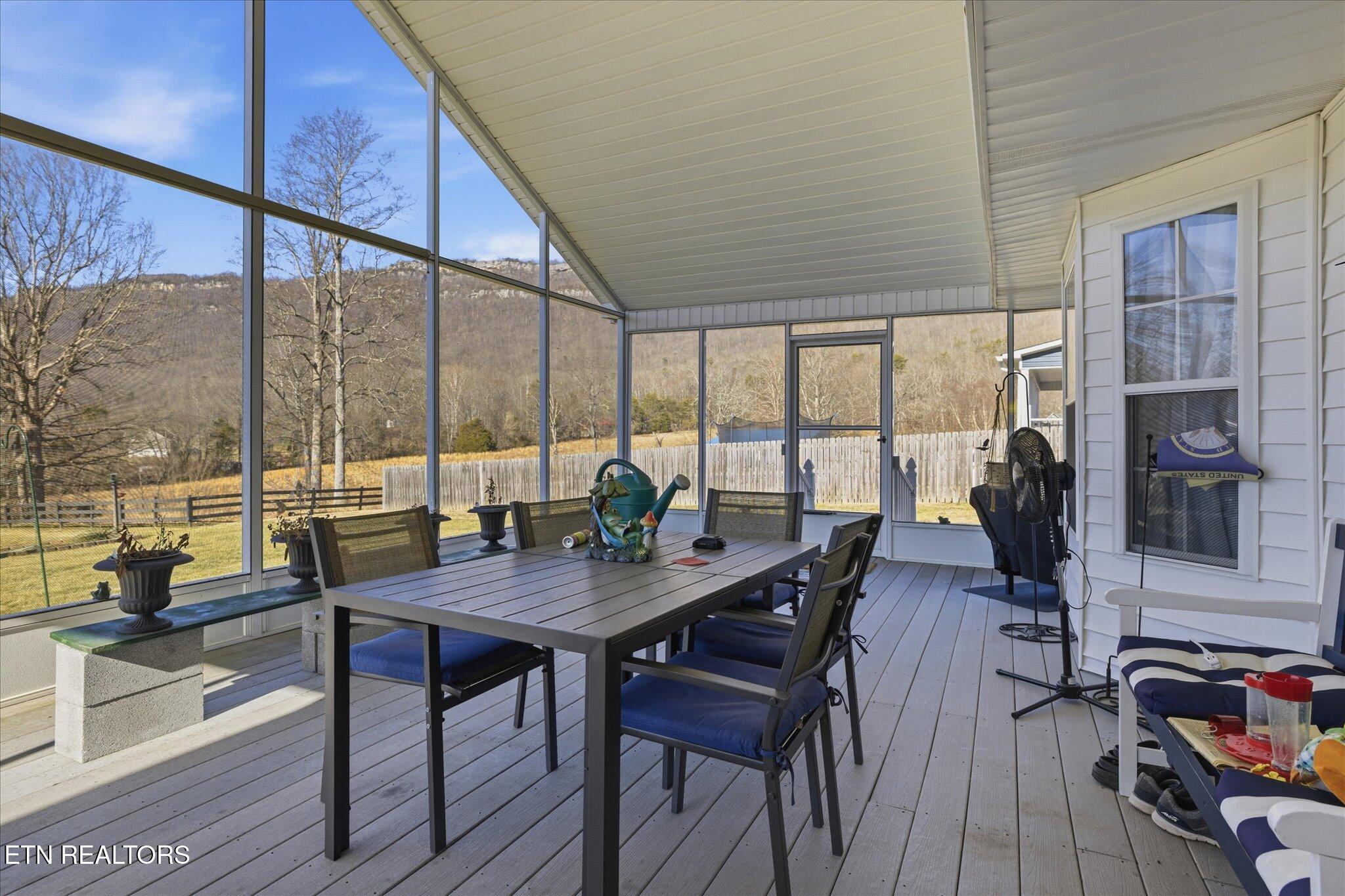 163 Matthew Lane La Follette, TN 37766 - Photo 6 of 27 13-IMG_0023