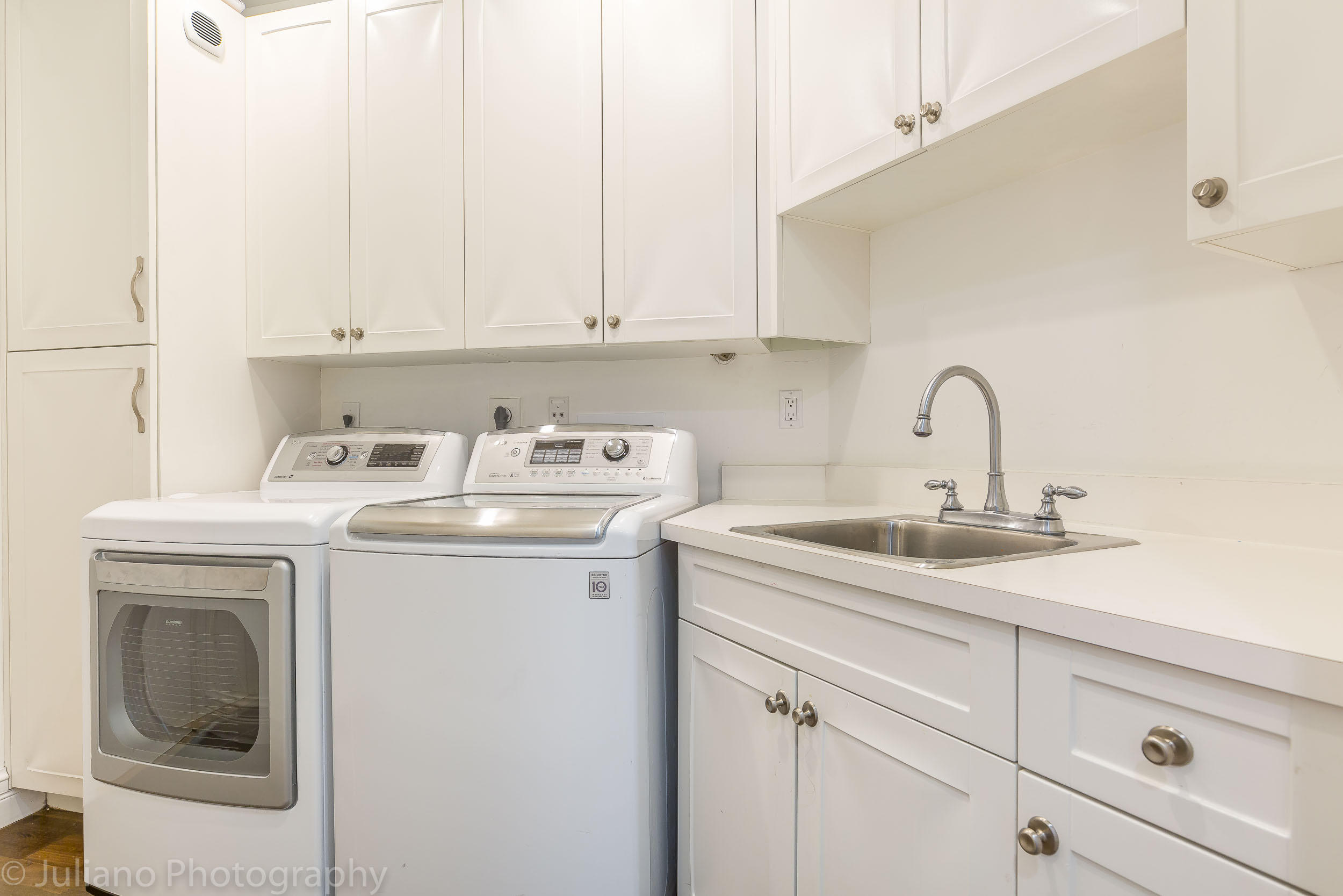 5776 Hamilton Way Boca Raton, FL 33496 - Photo 9 of 11 Laundry