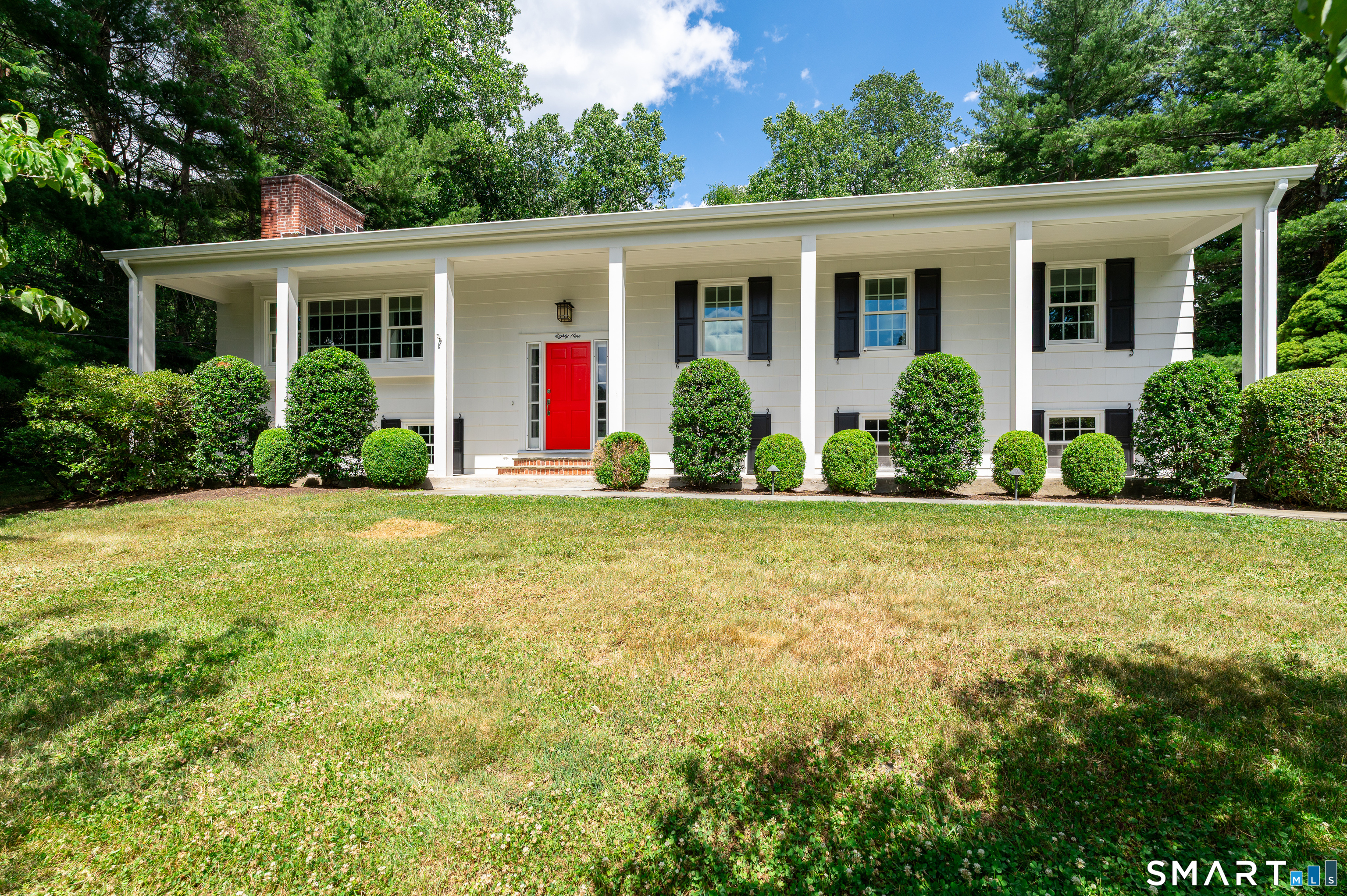 89 Eastover Road Stamford, CT 06905 - Photo 2 of 36