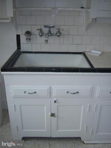 1543 North Glebe Road Arlington, VA 22207 - Photo 13 of 30 Original kitchen sink