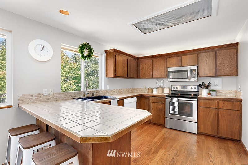 225 225th Street Southeast Bothell, WA 98021 - Photo 4 of 25
