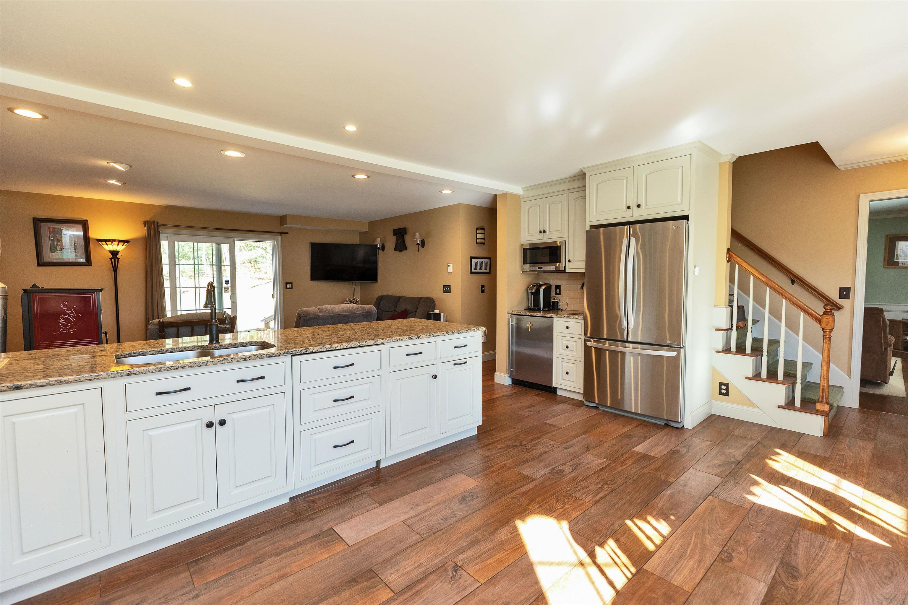 13 Johns Drive Hooksett, NH 03106 - Photo 3 of 55