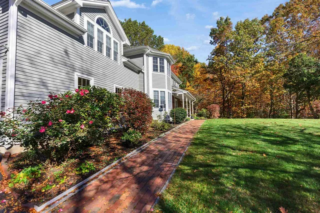 $799,900 | 13 Johns Drive, Hooksett, NH 03106