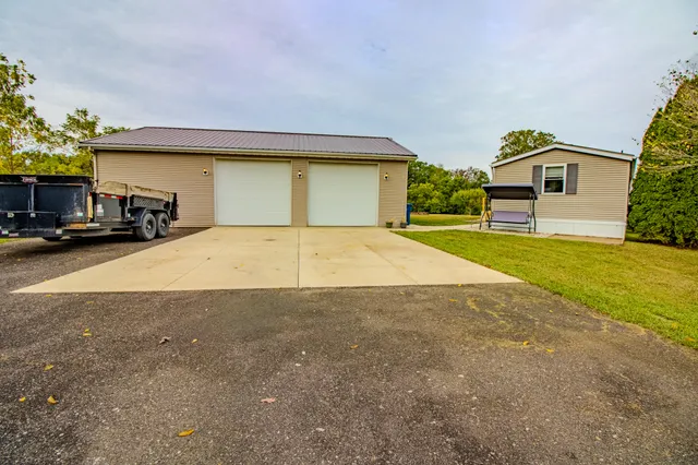 $240,000 | 2752 West Mosherville Road, Jonesville, MI 49250