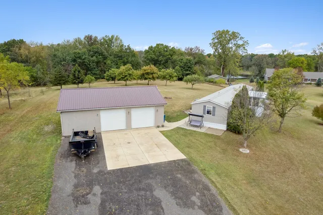 $240,000 | 2752 West Mosherville Road, Jonesville, MI 49250