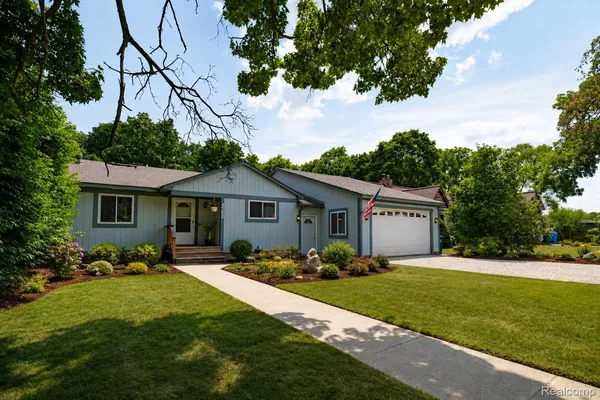 $349,900 | 4792 Broadway Street, Commerce Township, MI 48382