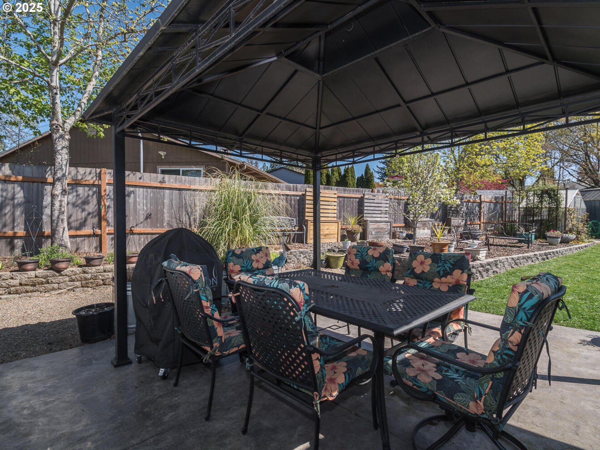 2548 Southeast Eagle Avenue Gresham, OR 97080 - Photo 30 of 32 a view of outdoor space yard and patio
