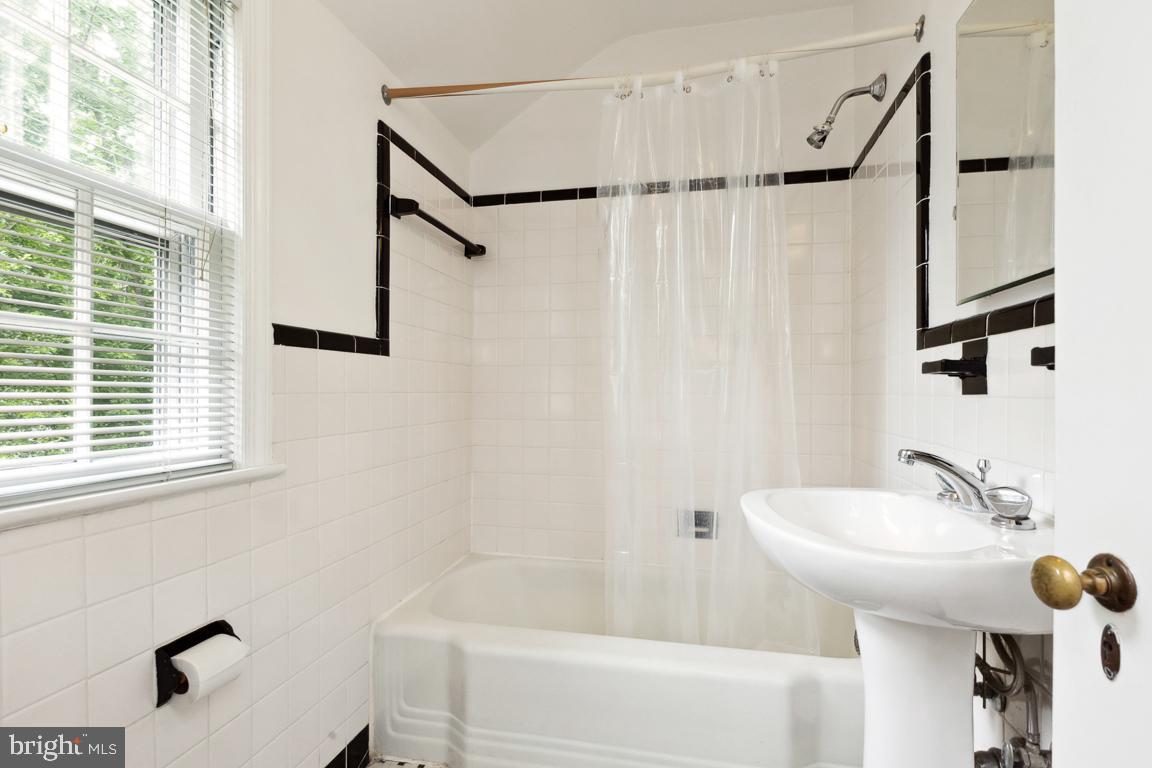 7129 Fairfax Road Bethesda, MD 20814 - Photo 25 of 42 Gallery Image 25