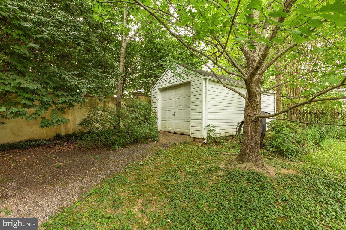 7129 Fairfax Road Bethesda, MD 20814 - Photo 9 of 42 Gallery Image 9