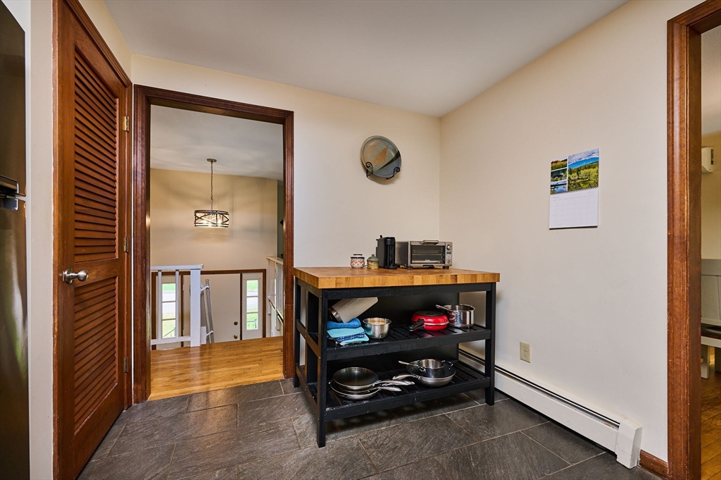 10 Robin Road Easthampton, MA 01027 - Photo 12 of 41 Gallery Image 12