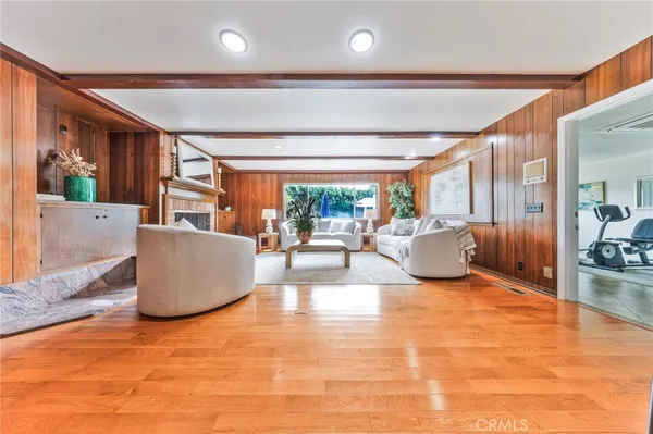 $3,980,000 | 900 North Gainsborough Drive, Pasadena, CA 91107