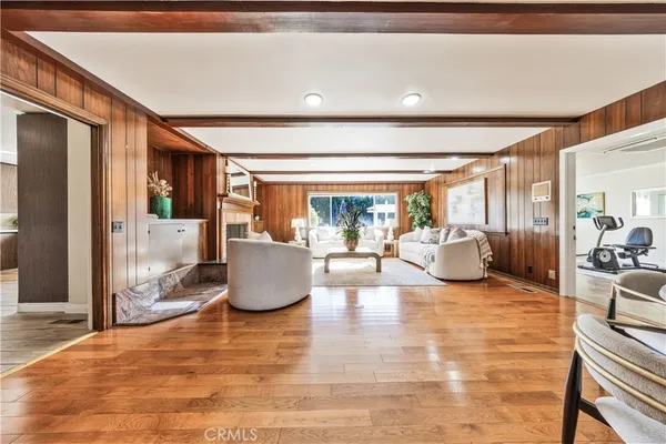 $3,980,000 | 900 North Gainsborough Drive, Pasadena, CA 91107