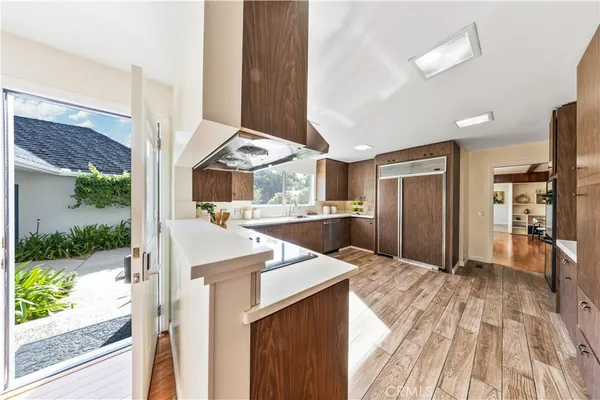 $3,980,000 | 900 North Gainsborough Drive, Pasadena, CA 91107