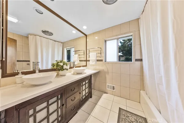 $3,980,000 | 900 North Gainsborough Drive, Pasadena, CA 91107