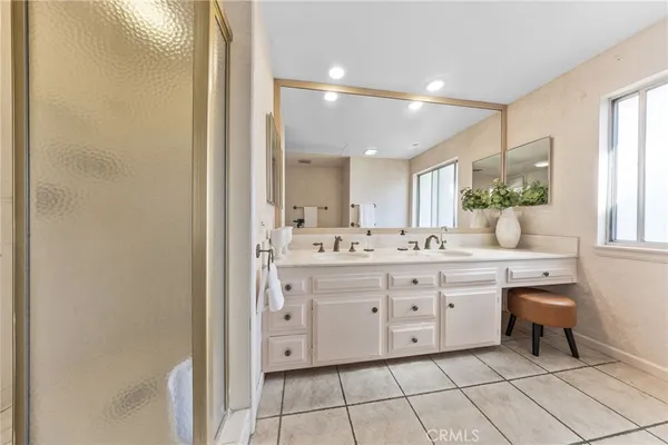 $3,980,000 | 900 North Gainsborough Drive, Pasadena, CA 91107