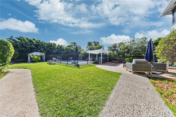 $3,980,000 | 900 North Gainsborough Drive, Pasadena, CA 91107