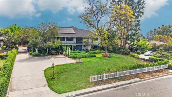 $3,980,000 | 900 North Gainsborough Drive, Pasadena, CA 91107