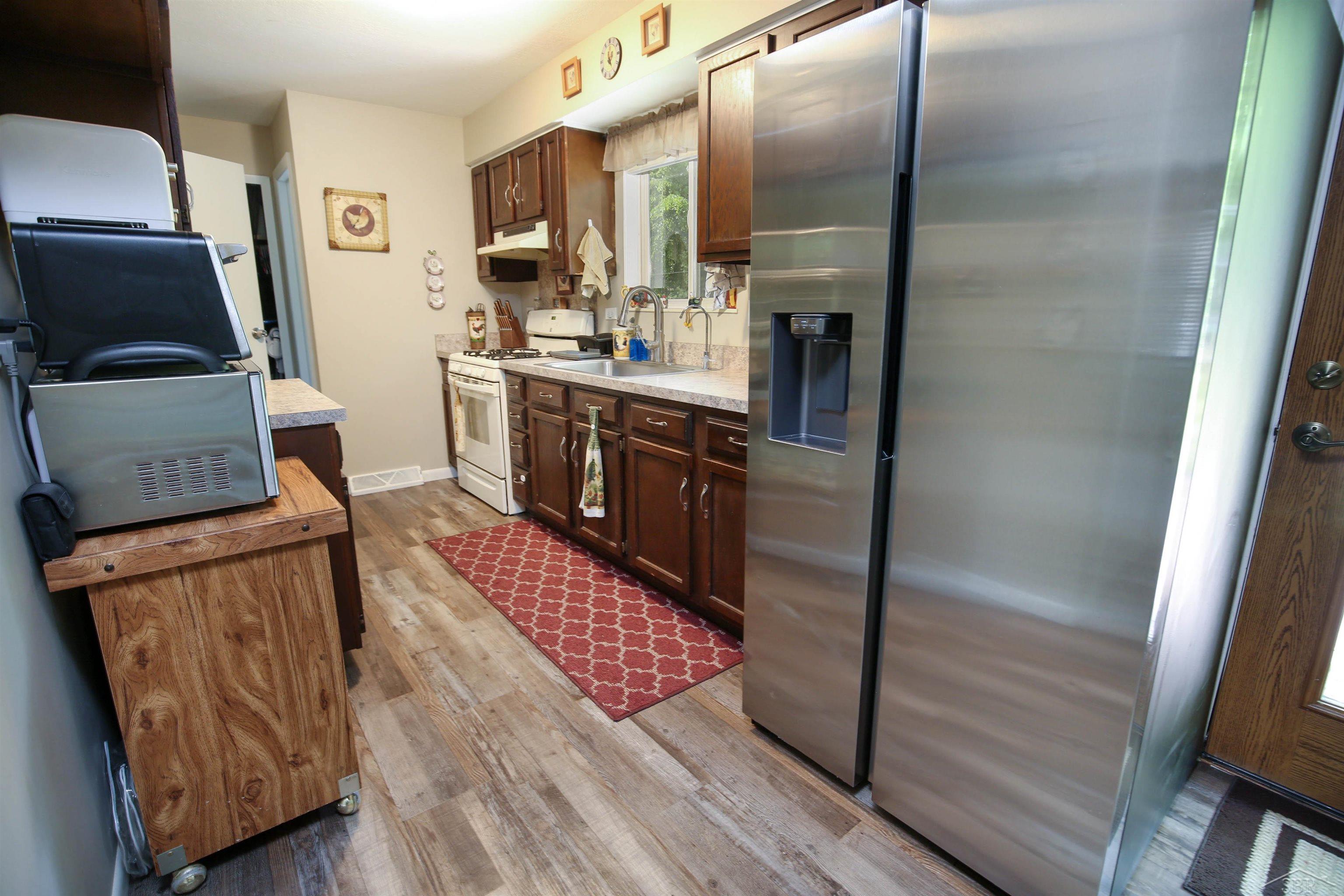 6432 South Steel Road St. Charles, MI 48655 - Photo 5 of 23 50111025-4.JPG