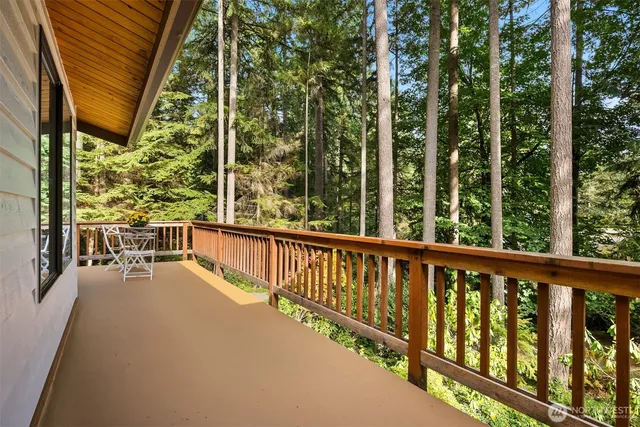 $1,120,000 | 5981 Lynwood Center Road Northeast, Bainbridge Island, WA 98110