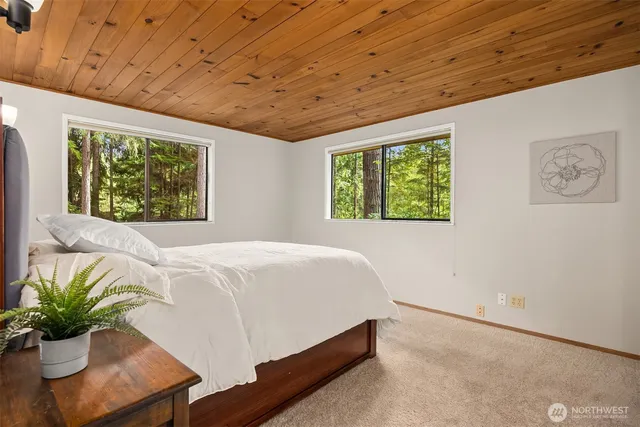 $1,120,000 | 5981 Lynwood Center Road Northeast, Bainbridge Island, WA 98110