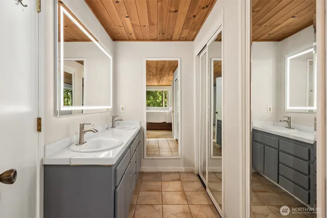 $1,120,000 | 5981 Lynwood Center Road Northeast, Bainbridge Island, WA 98110