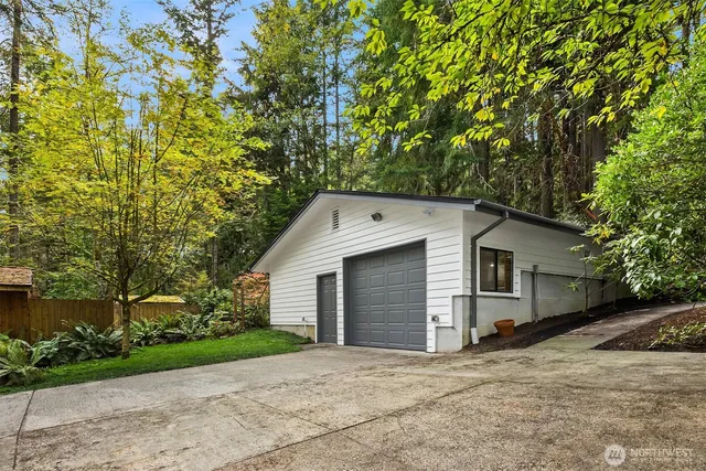 $1,120,000 | 5981 Lynwood Center Road Northeast, Bainbridge Island, WA 98110