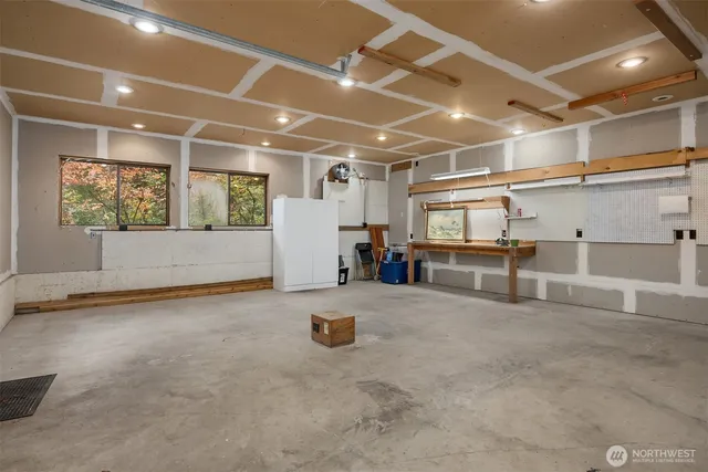 $1,120,000 | 5981 Lynwood Center Road Northeast, Bainbridge Island, WA 98110