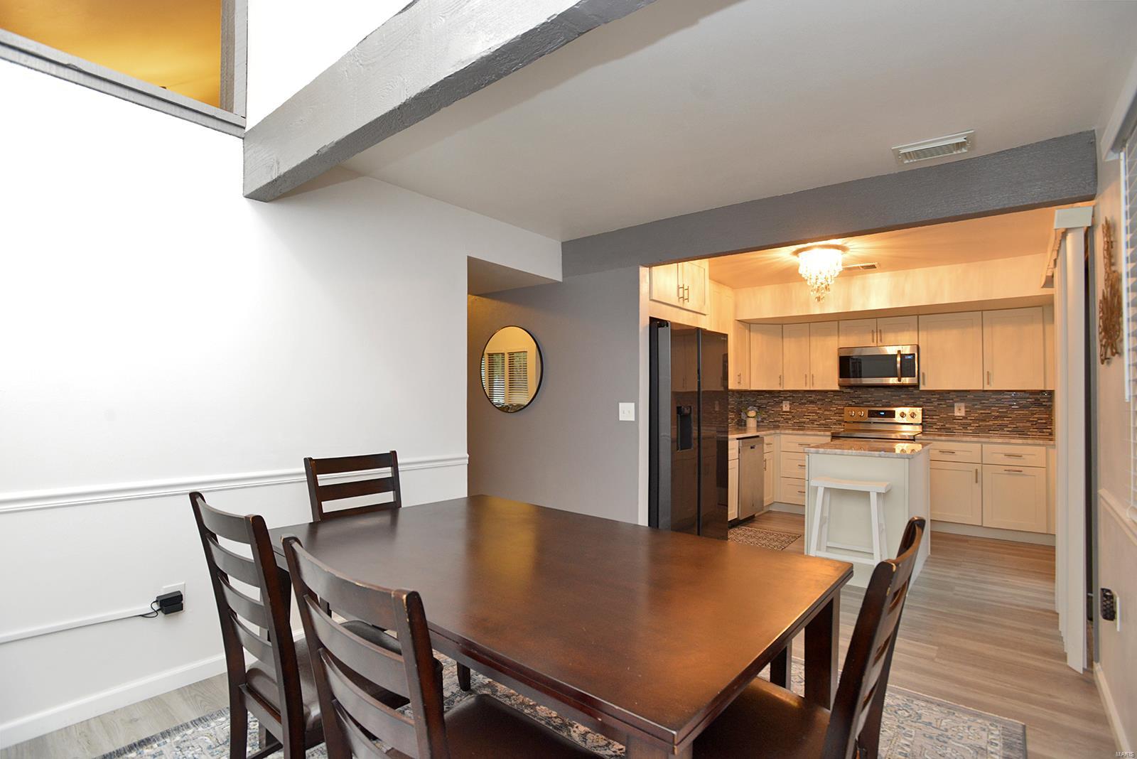 1056 Humber Circle St. Louis, MO 63129 - Photo 14 of 49