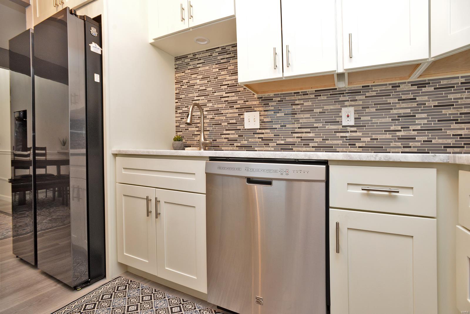 1056 Humber Circle St. Louis, MO 63129 - Photo 20 of 49