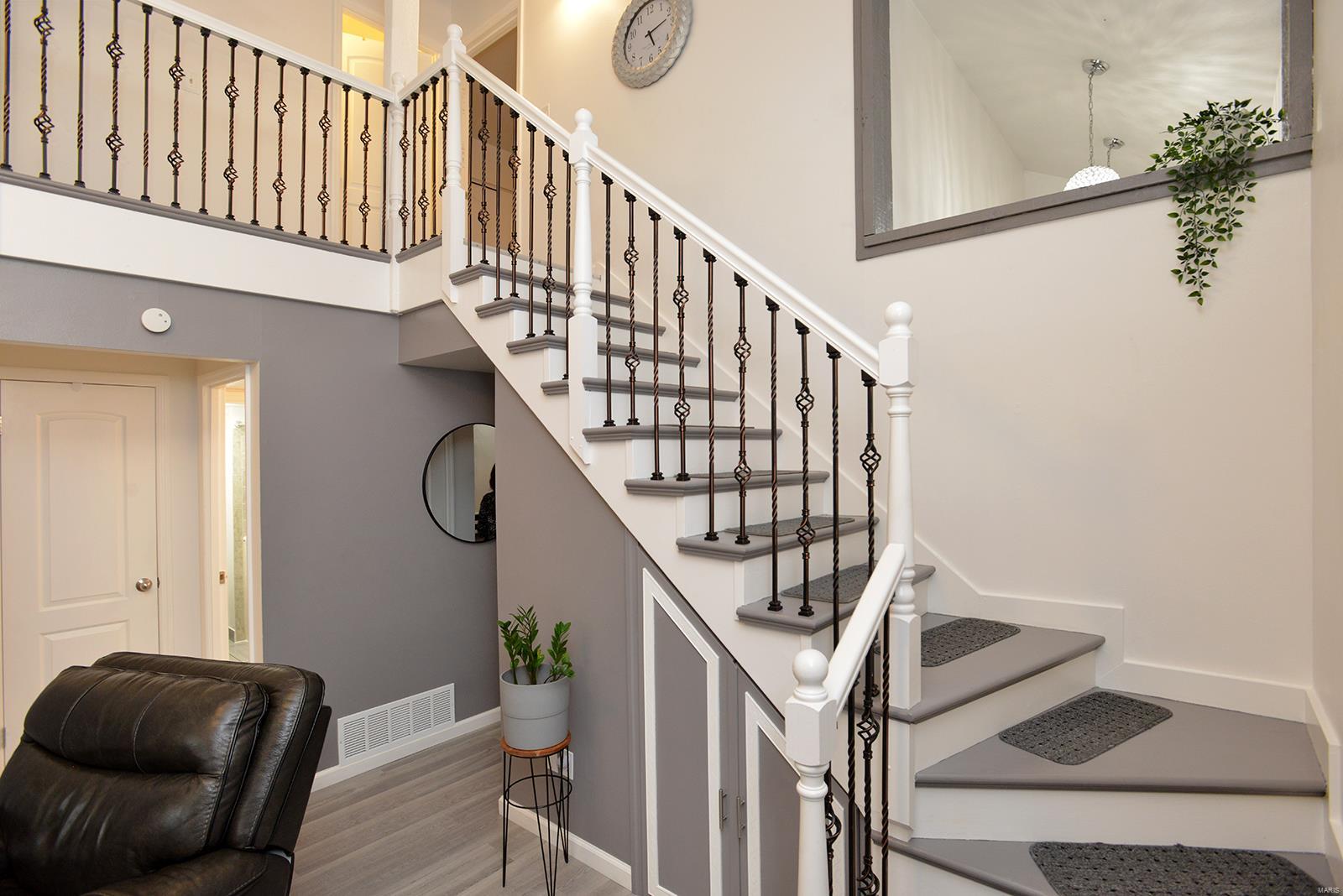 1056 Humber Circle St. Louis, MO 63129 - Photo 24 of 49