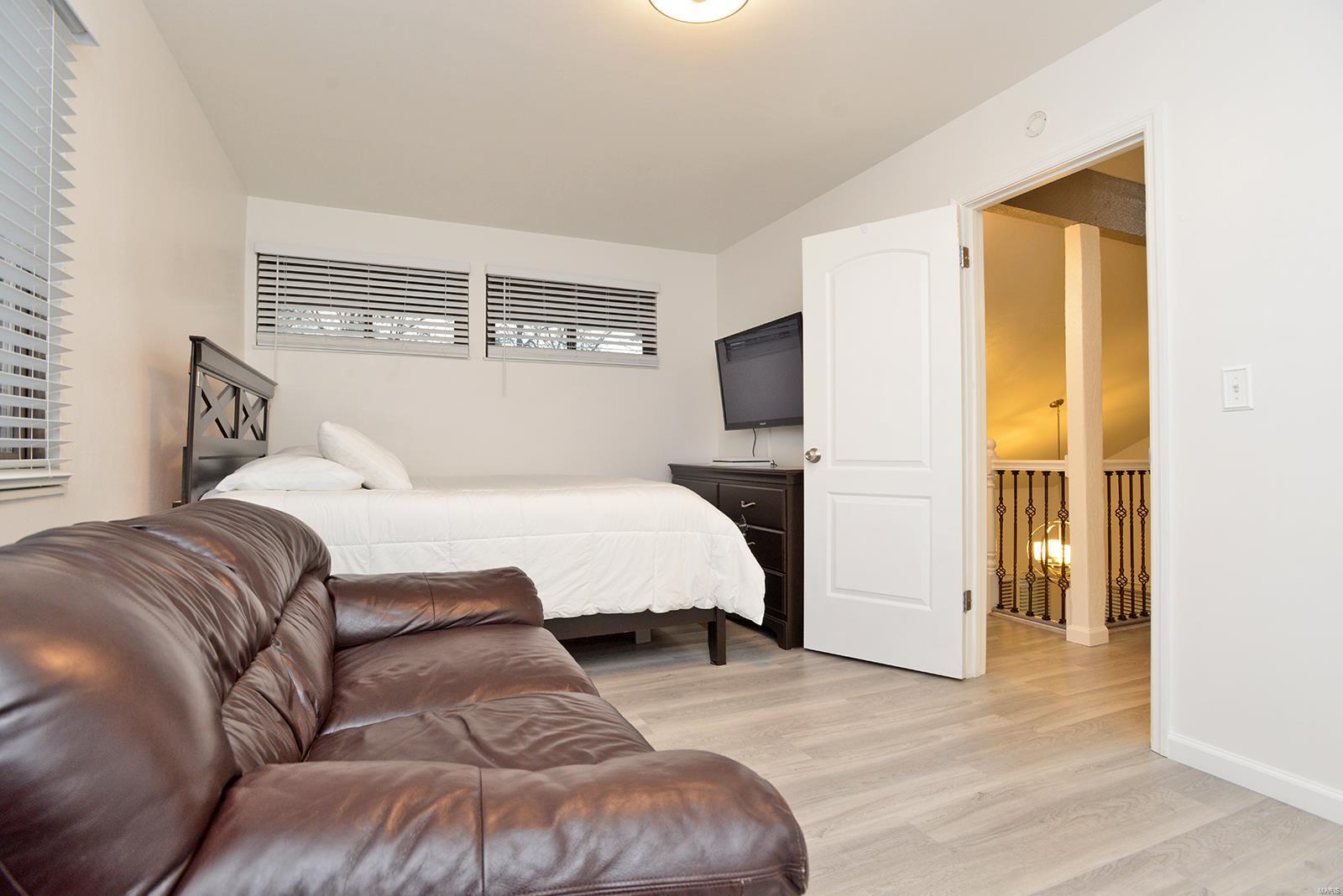 1056 Humber Circle St. Louis, MO 63129 - Photo 38 of 49