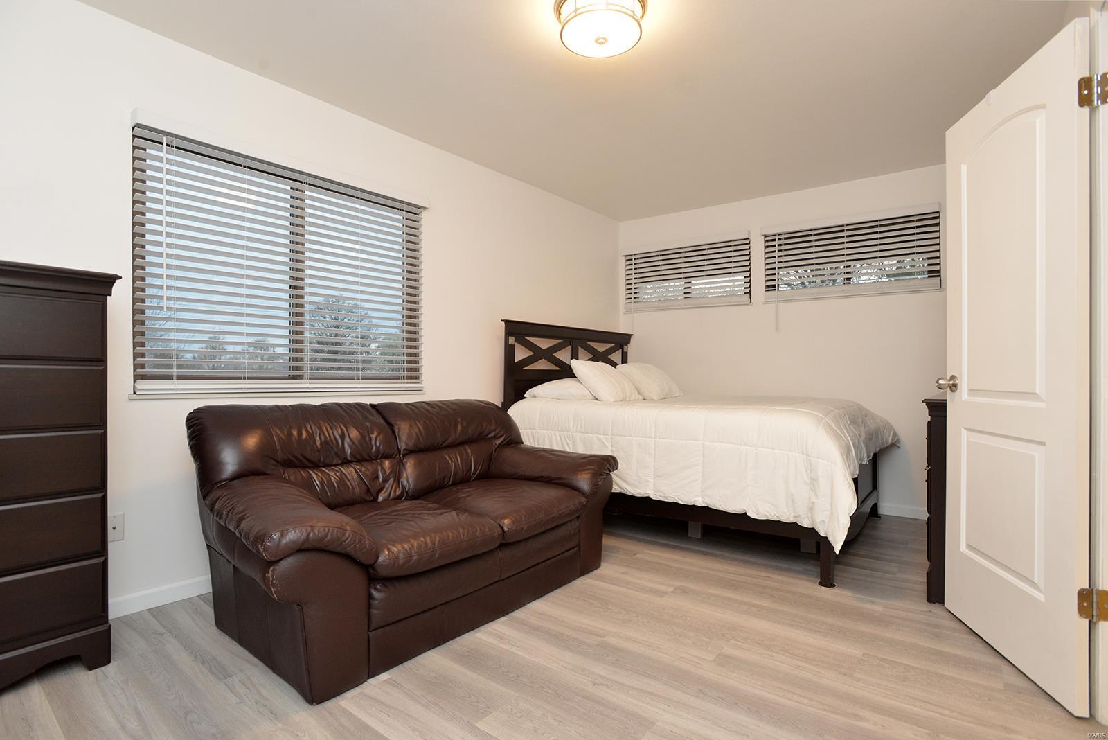 1056 Humber Circle St. Louis, MO 63129 - Photo 39 of 49