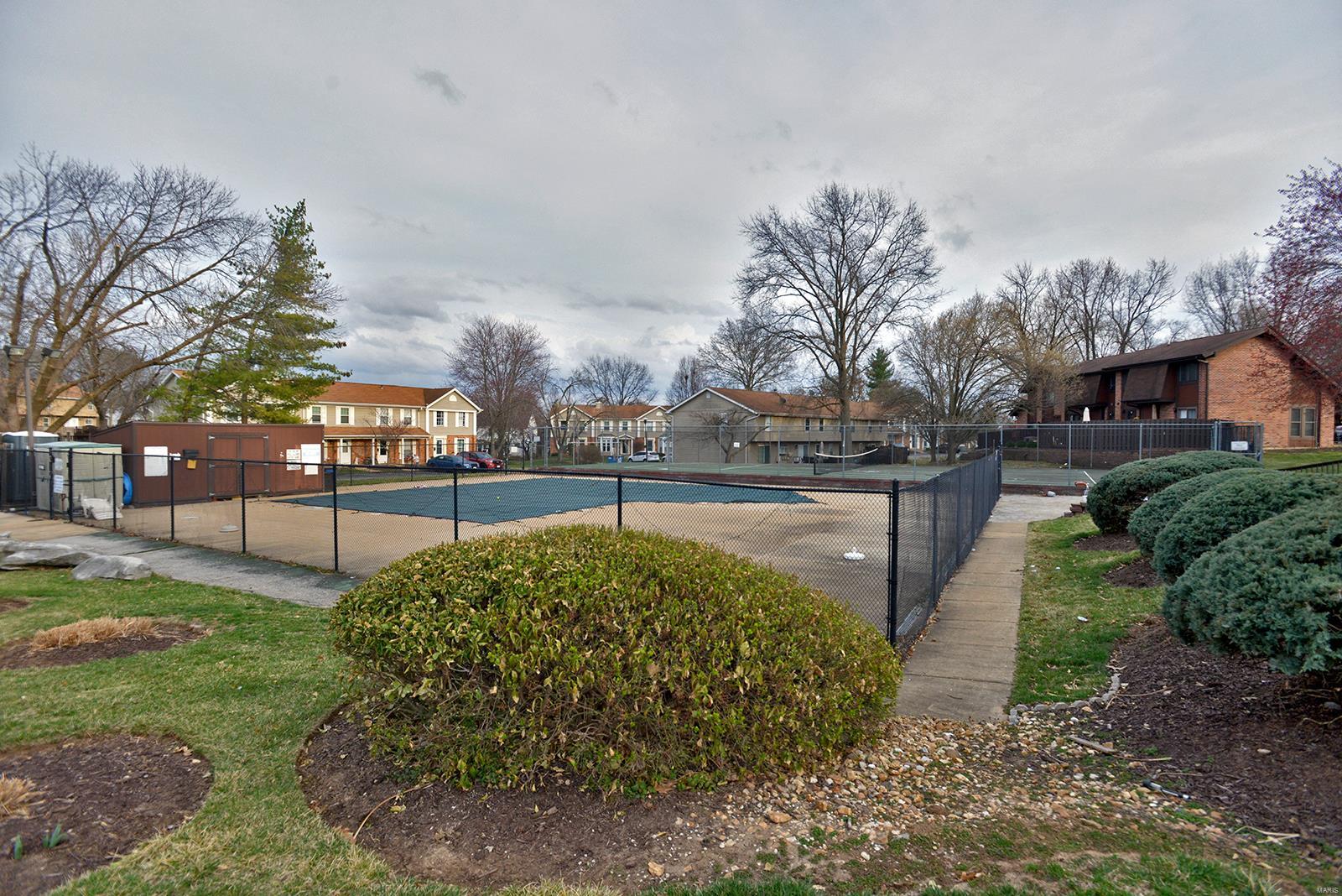 1056 Humber Circle St. Louis, MO 63129 - Photo 45 of 49