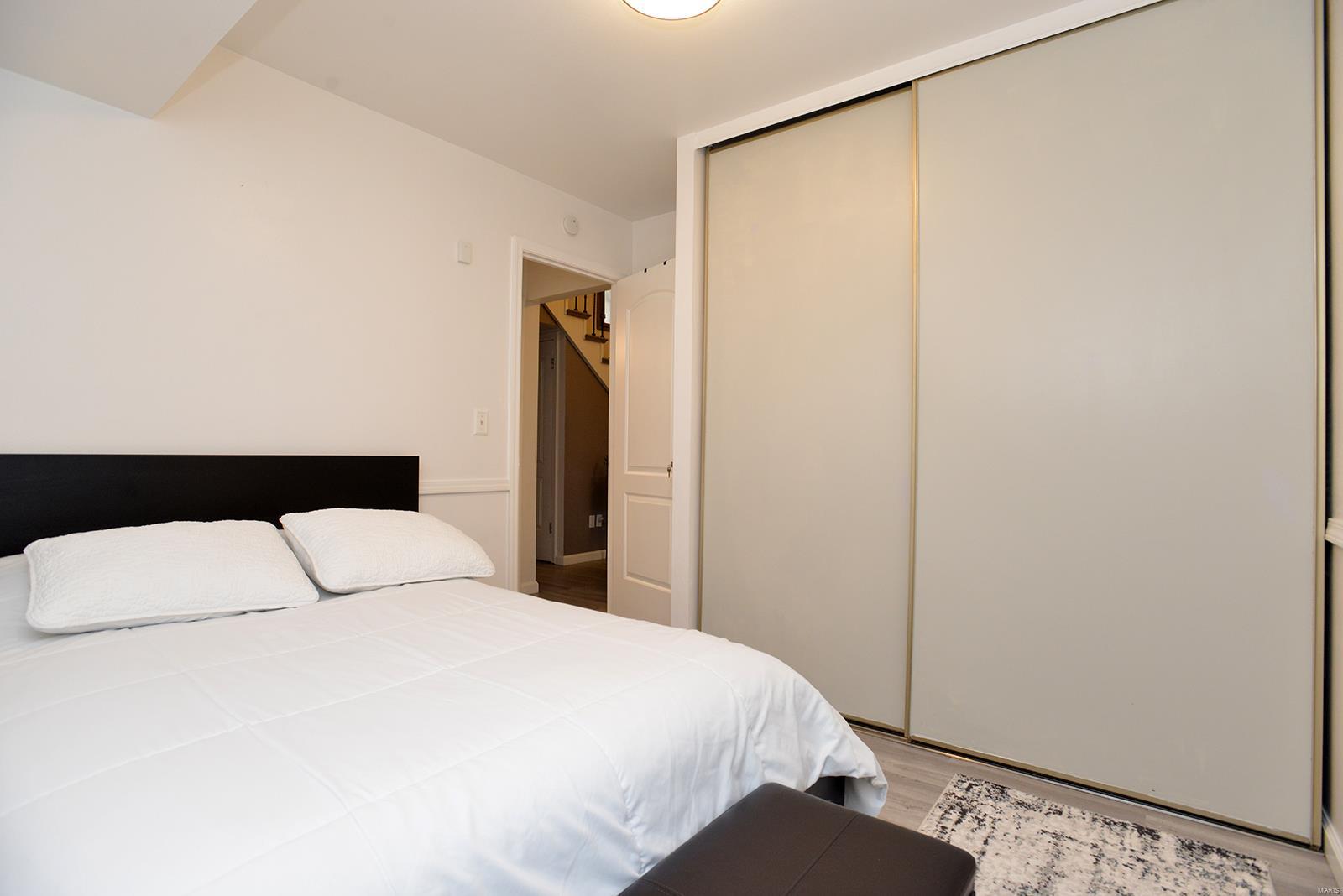 1056 Humber Circle St. Louis, MO 63129 - Photo 7 of 49