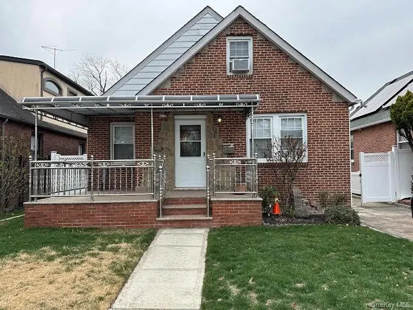$4,000 | 82-52 257th Street | Floral Park