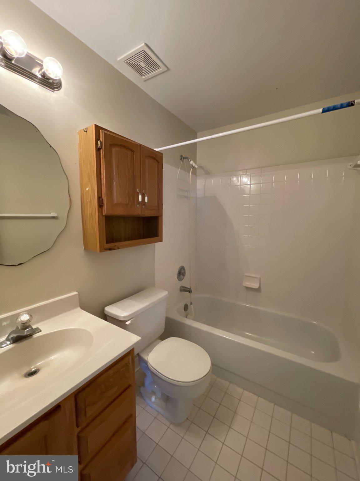 14319 Raddock Court Woodbridge, VA 22193 - Photo 6 of 12 Hall bathroom