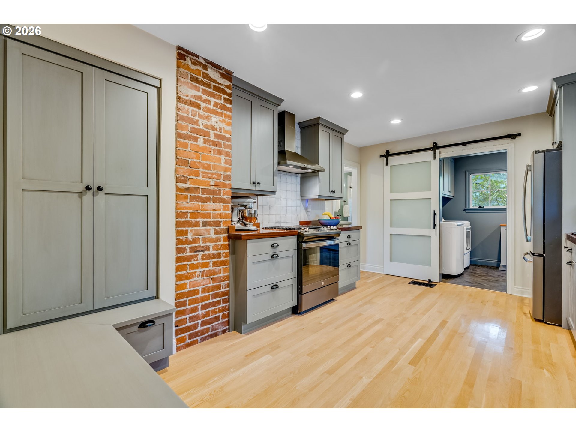 5805 Southwest Taylor Street Portland, OR 97221 - Photo 10 of 48