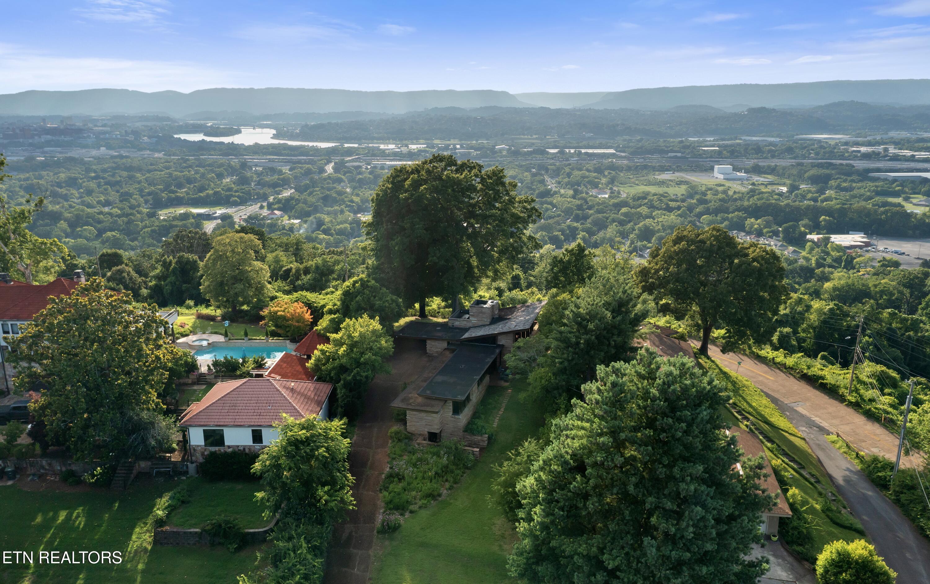 334 North Crest Road Chattanooga, TN 37404 - Photo 2 of 53 DJI_0307