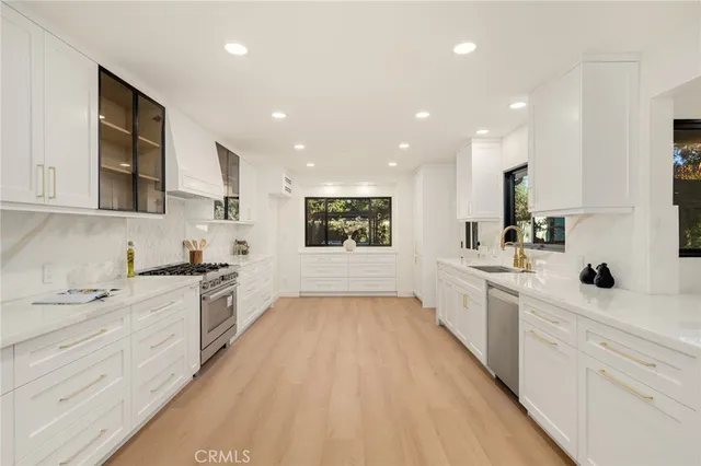 $2,795,000 | 1558 Hillcrest Avenue, Glendale, CA 91202