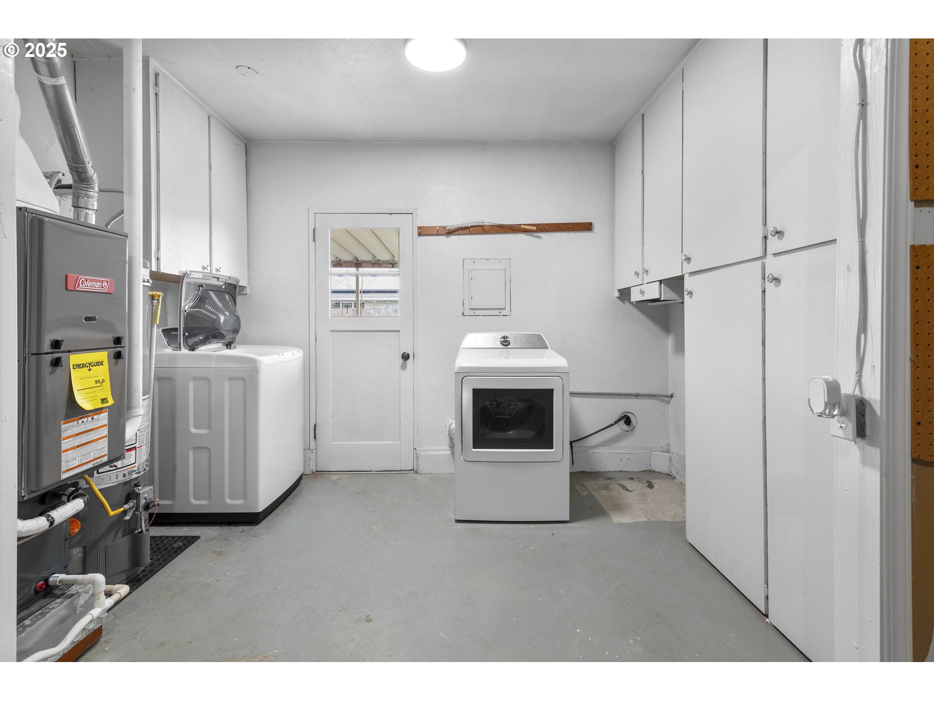 1637 Umpqua Road Woodburn, OR 97071 - Photo 19 of 28 Gallery Image 19