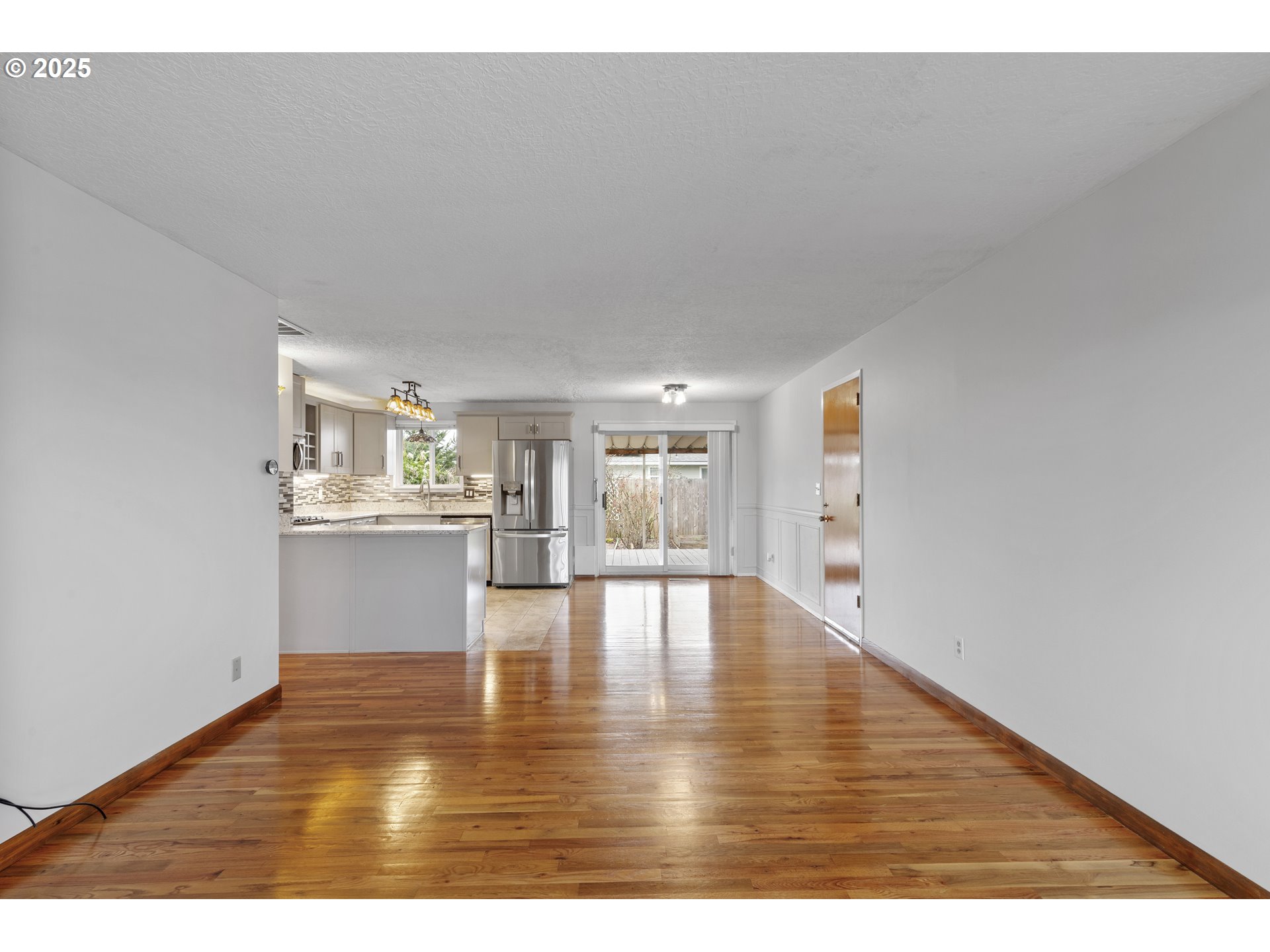 1637 Umpqua Road Woodburn, OR 97071 - Photo 3 of 28 Gallery Image 3