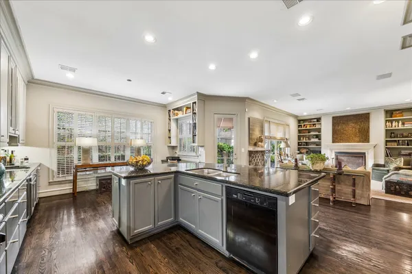 $1,550,000 | 2627 Sutton Court, Houston, TX 77027