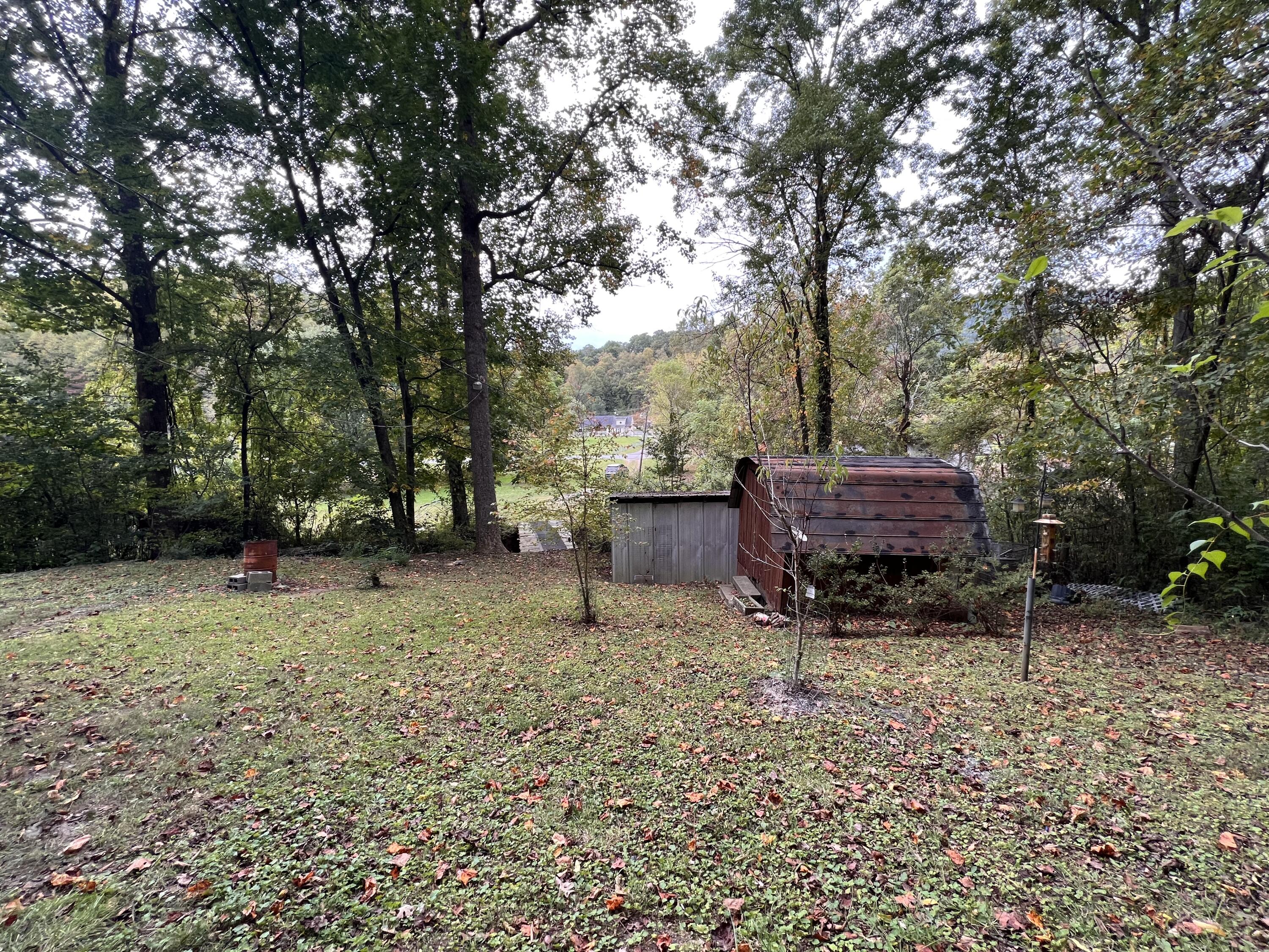 194 Lick Fork Road Middlesboro, KY 40965 - Photo 13 of 25 470598D4-BD51-4F71-8FA2-19F329FE9789