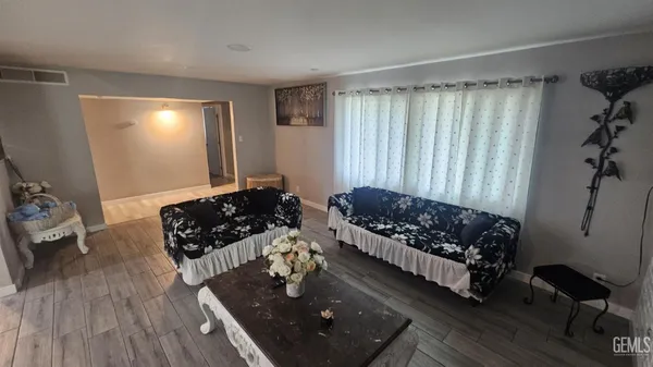 $425,000 | Undisclosed Address, Bakersfield, CA 93304