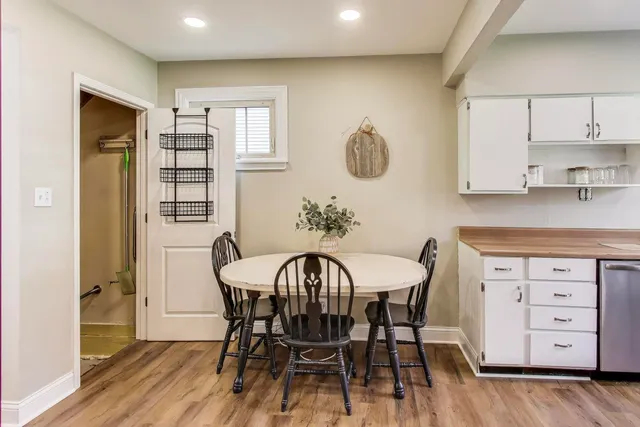 $275,000 | 21465 West Cres Drive, Mundelein, IL 60060