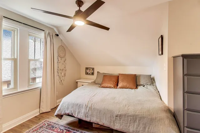 $275,000 | 21465 West Cres Drive, Mundelein, IL 60060